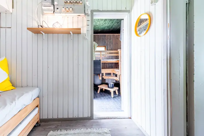 Pikku huone ja sauna